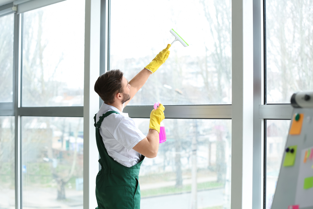 Nettoyage vitres et bureaux