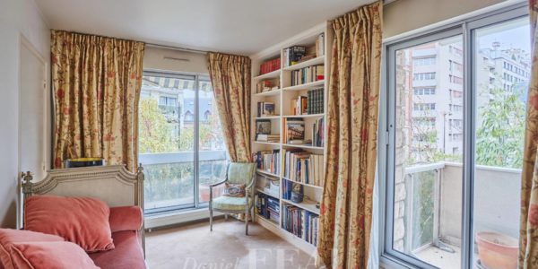 DEBARRAS APPARTEMENT PARIS